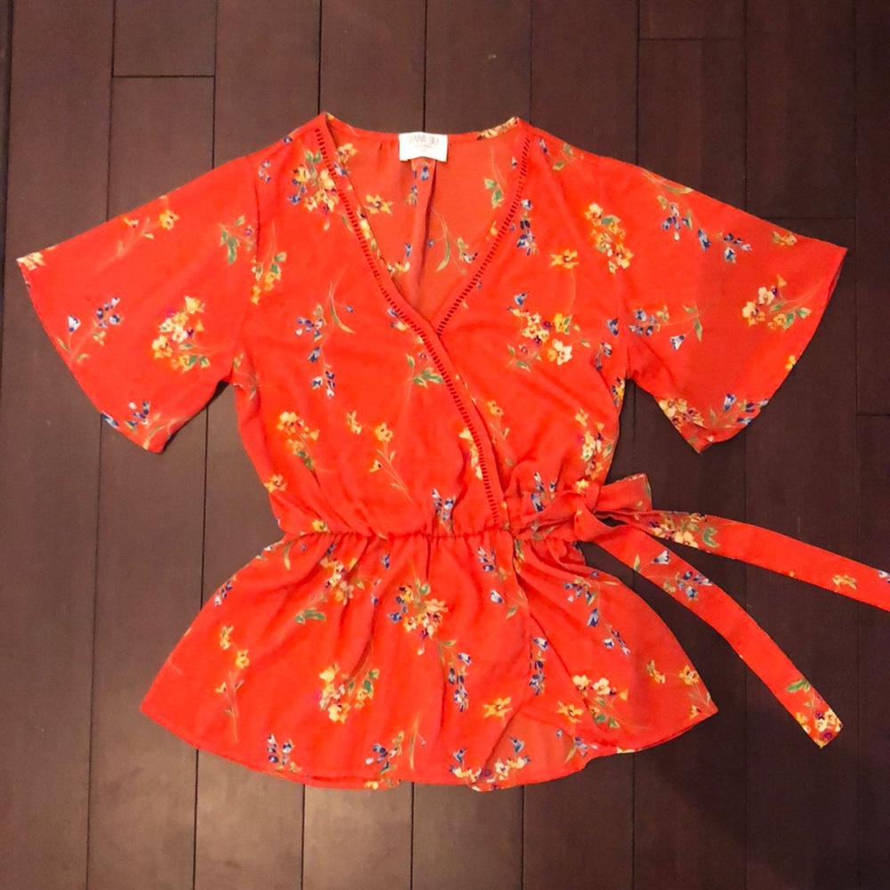 Sienna Sky red floral peplum top - size XS